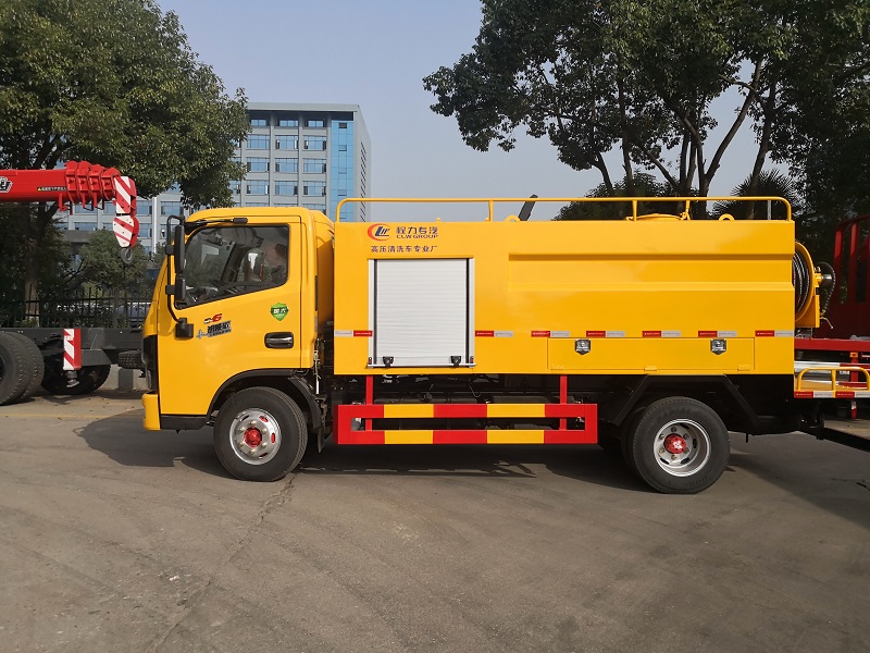 國(guó)六藍(lán)牌高壓清洗車(chē)多少錢(qián)？